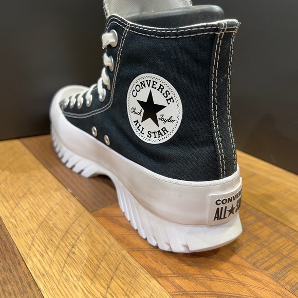 Converse Chuck Taylor All Star Lugged Canvas 2.0 Black High-Top Sneakers - Picture 3 of 4